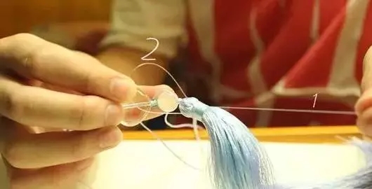 橄榄核雕手串如何打流苏视频,菩提手串有流苏和跑轮该怎么盘呀