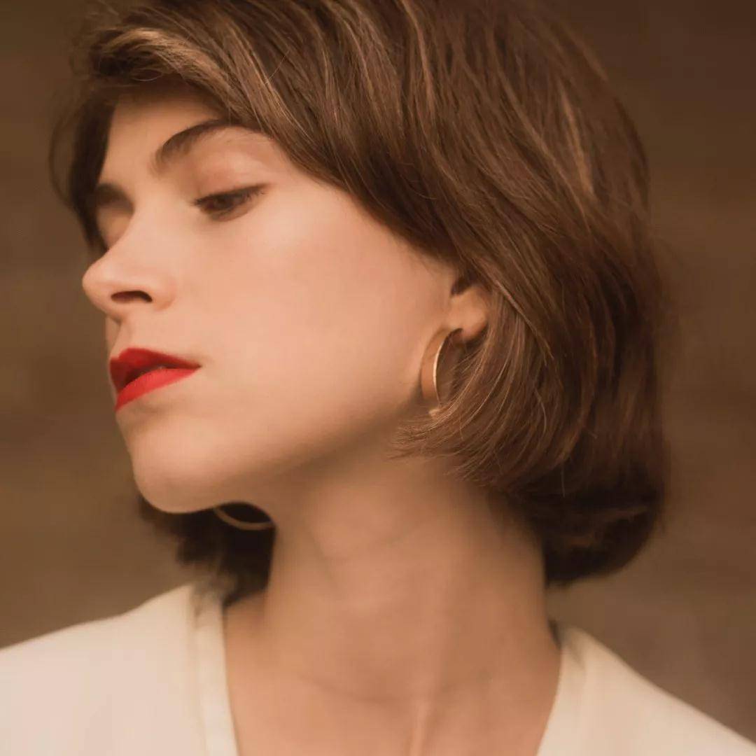 好看又好穿的女人,法国女人穿什么好看又漂亮