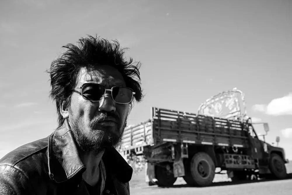 两个金巴其实是一个金巴|撞死了一只羊