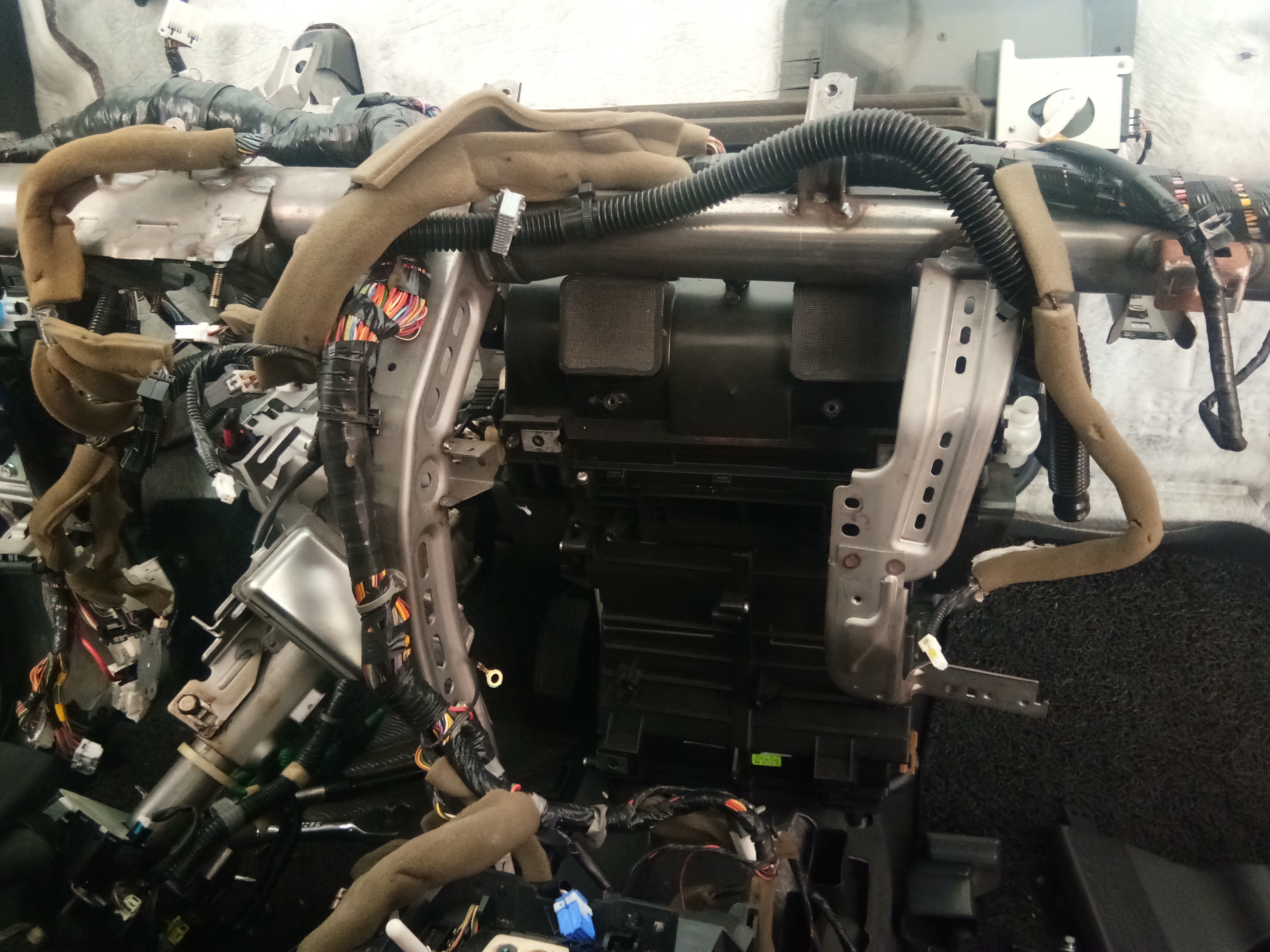 如何降低驾驶室噪音,驾驶舱噪音如何改善