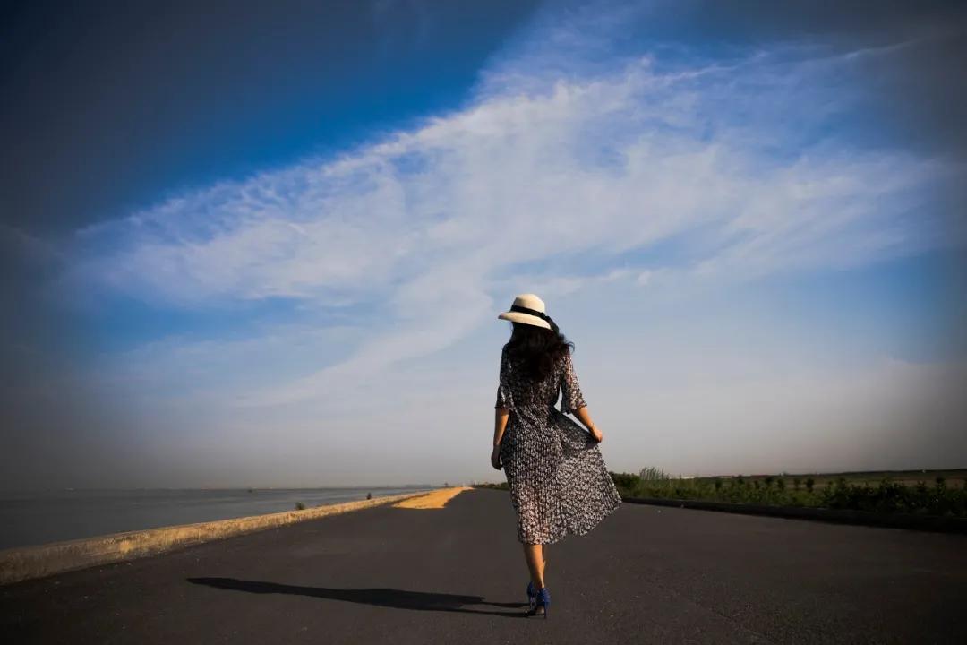 杨绛每个人都会遇到难熬的时光,杨绛语录生活是自己的和他人无关