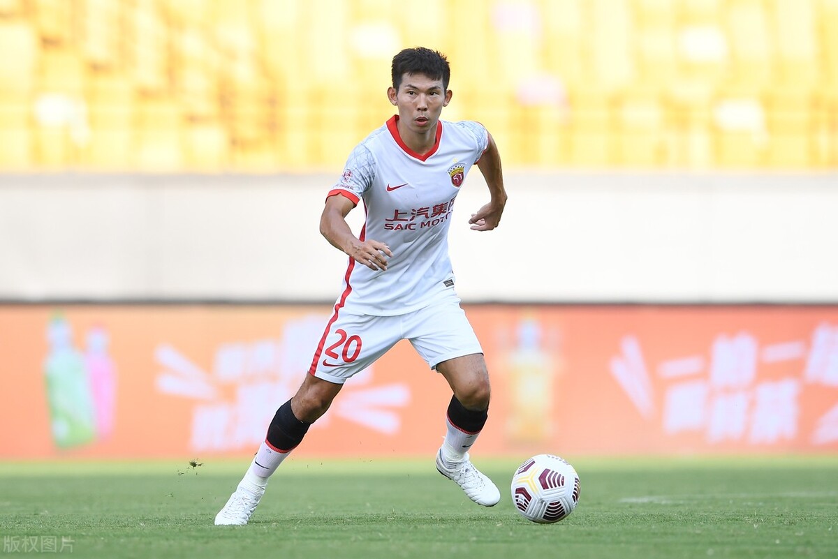 现在国足有哪几个厉害的球员,未来国足最受期待的球员是哪些