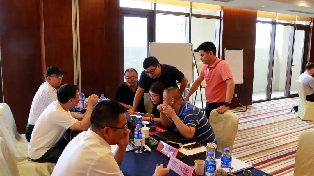 共谋发展共创未来座谈会,携手前进共创未来年会视频