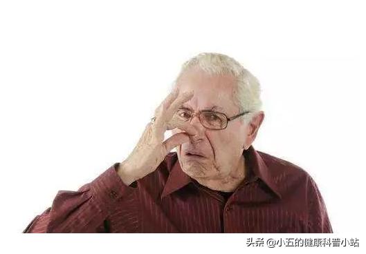 老人身上有味道是因为不洗澡吗,老年人身体的老人味消失了好吗