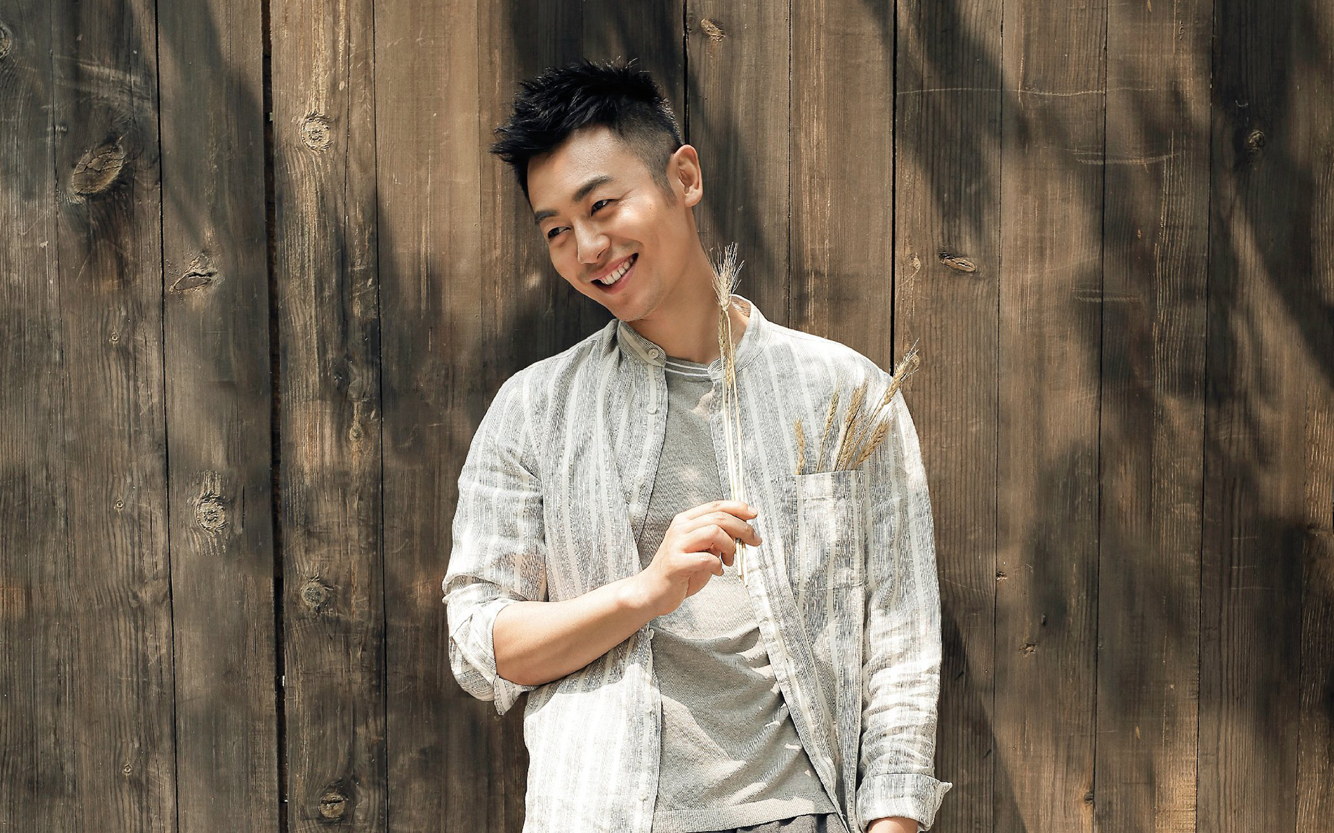 朱亚文易烊千玺演的抗疫电影,朱亚文演抗疫片