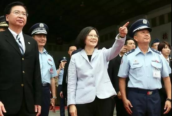 蔡英文军中亲信坠机身亡,台军“参谋总长”有多重要?