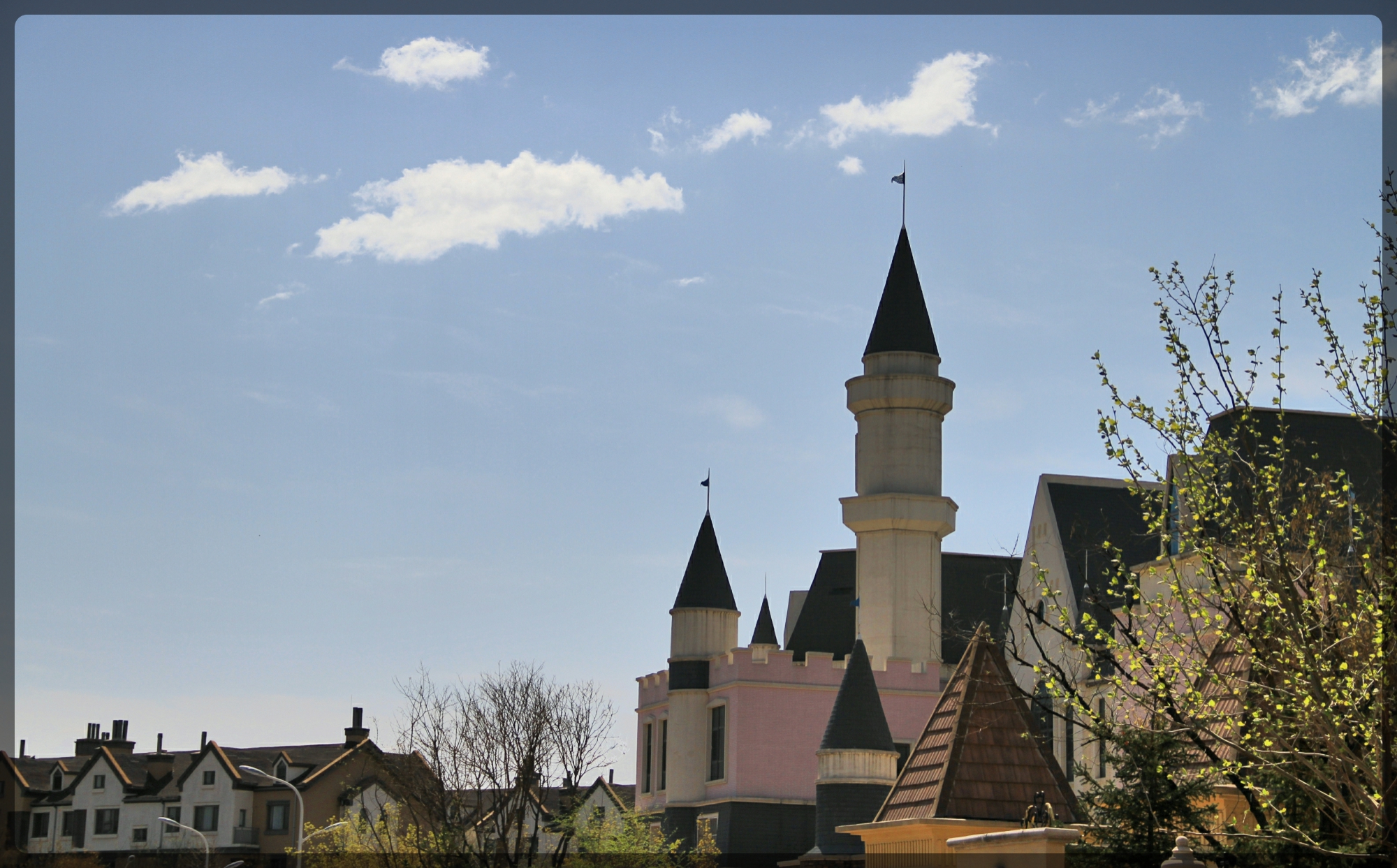 顶秀美泉小镇景区,顶秀美泉欧洲小镇