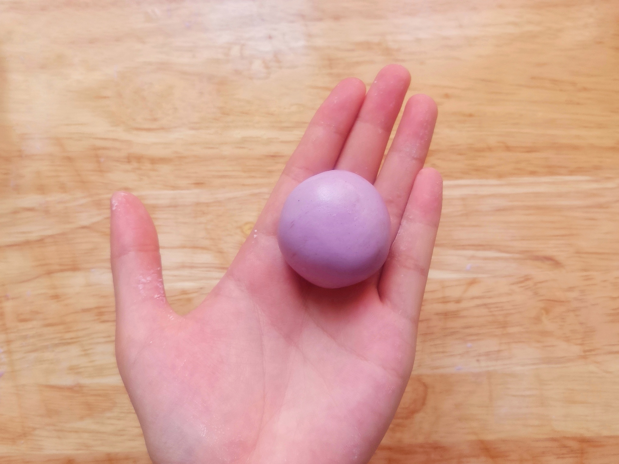 空心大麻球的炸制过程关键是什么,麻球怎么炸才又大又松又不瘪