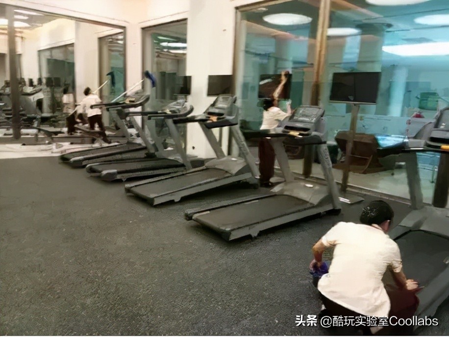 *拍偷**、性暗示、*养包**…健身房的1.5万亿生意究竟是什么?
