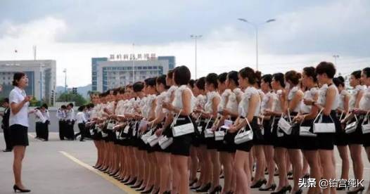 在夜场上班卖点什么挣钱,想在夜场上班需要什么条件