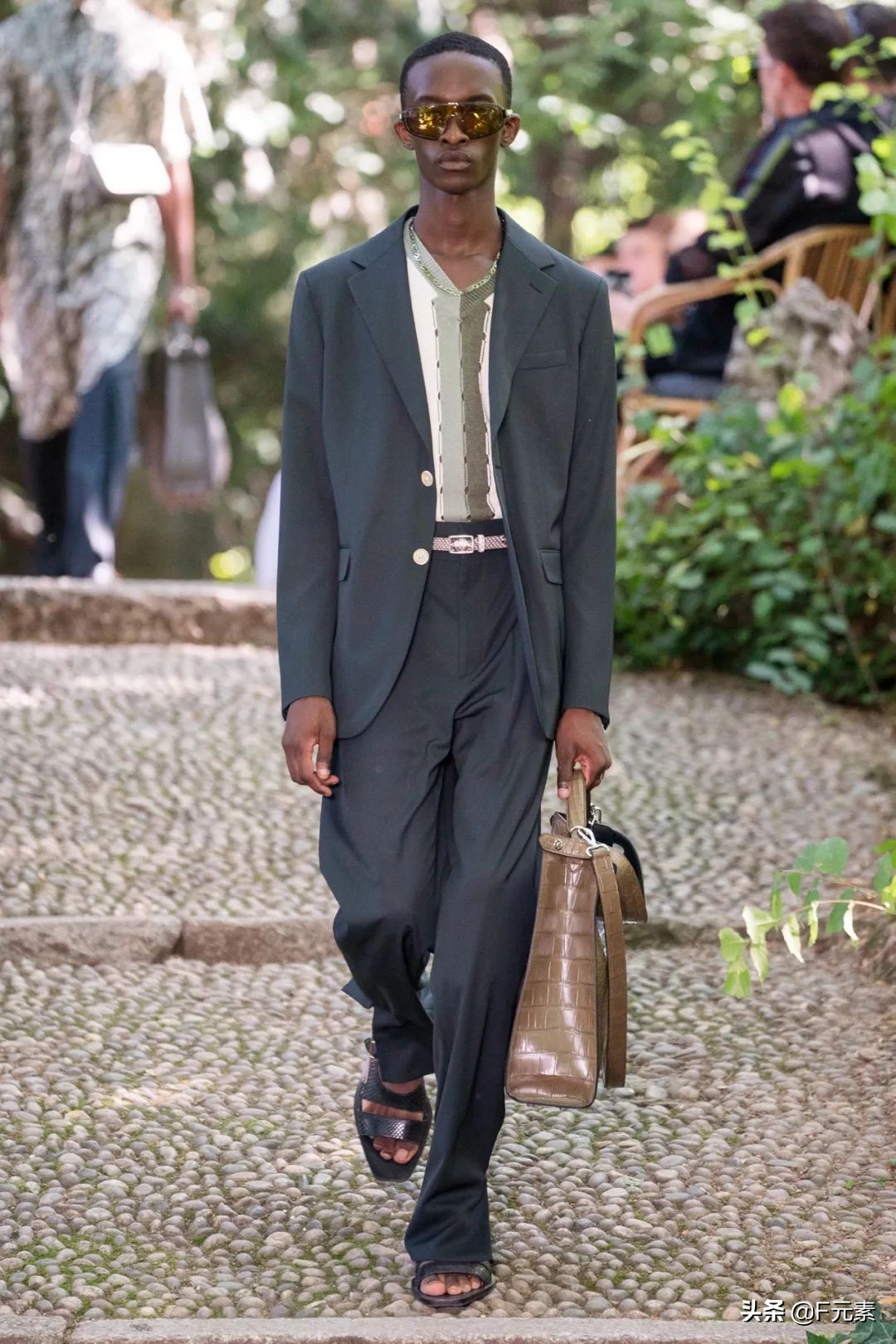 fendi2022春夏男装系列包款,fendi2020秋冬男装秀设计理念