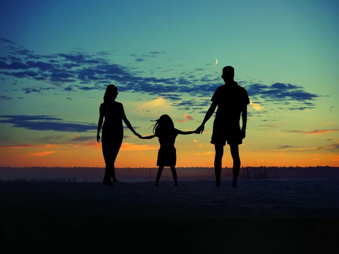 何为孝道？女大学生因一句话跟父母断绝关系，20年时间杳无音信