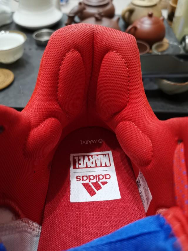 米切尔蜘蛛测评,阿迪达斯米切尔一代配色