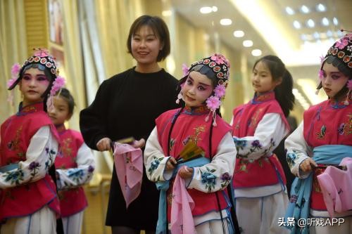 戏曲表演专业教的都是什么,戏曲学前景如何