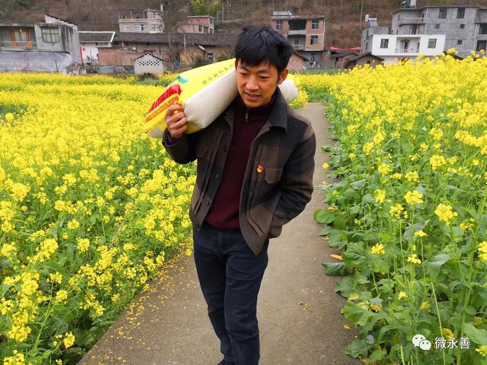 青年*党**员李安元：甘当“车夫”为抗疫奔波