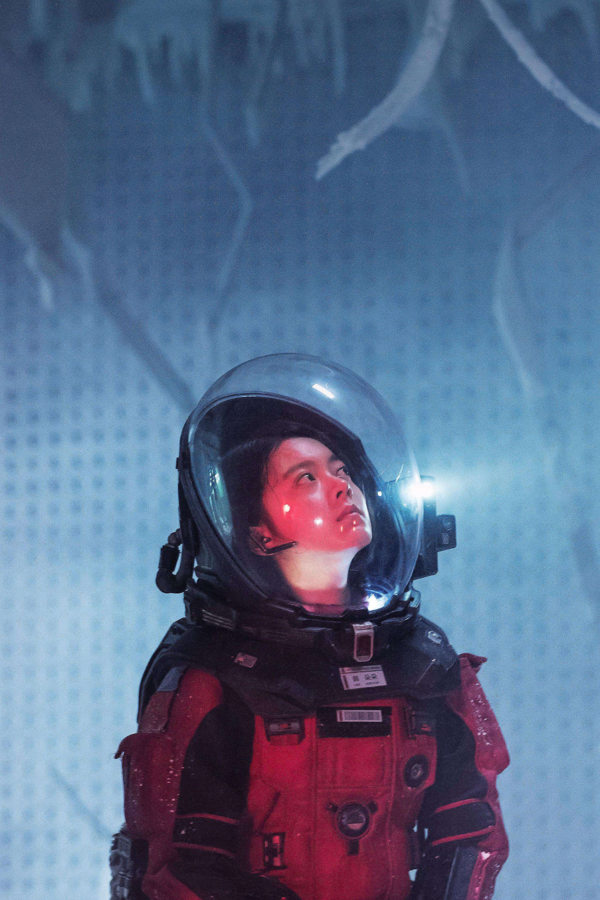 流浪地球高光时刻开启新征程,《流浪地球》中的军用武器