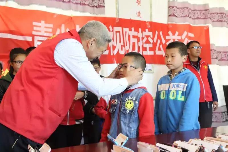 情系家乡传递爱心,情系灾区传递温暖