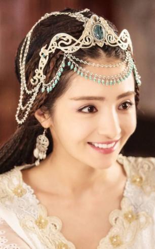 姜潮麦迪娜在婆婆面前秀恩爱,姜潮妈妈和麦迪娜的婆婆