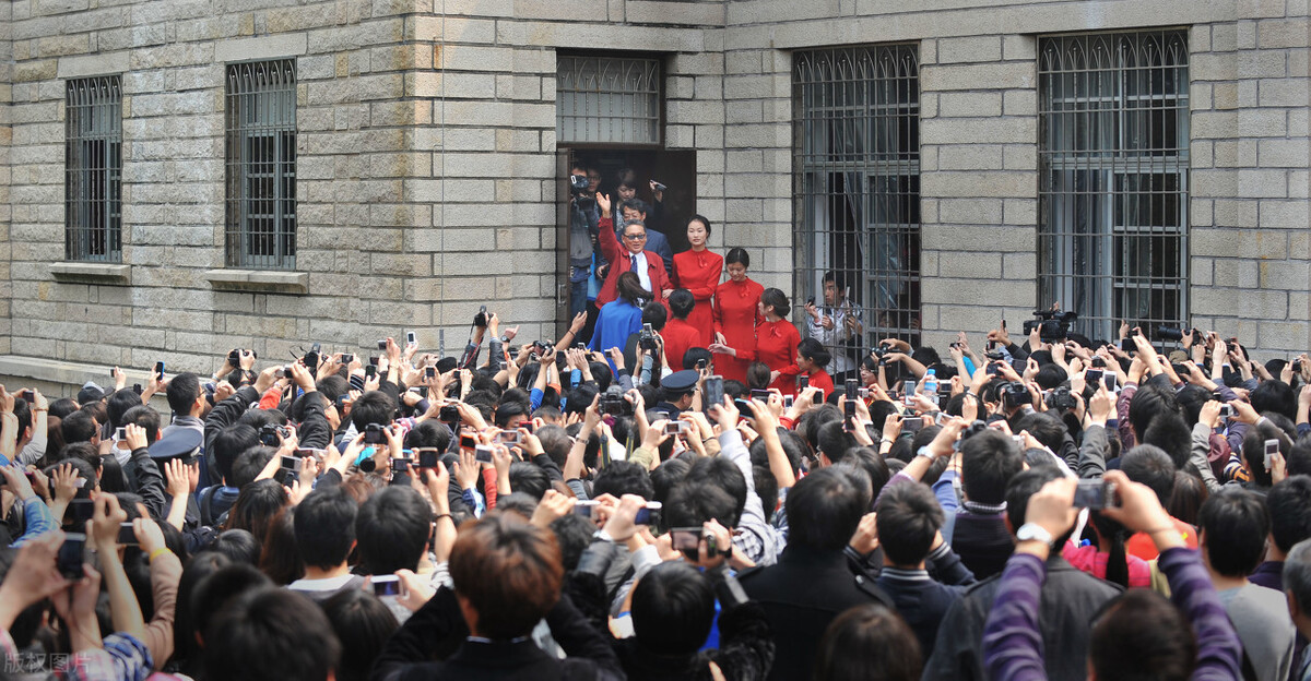 为啥李敖总骂余光中,怎么看待李敖说话的魅力