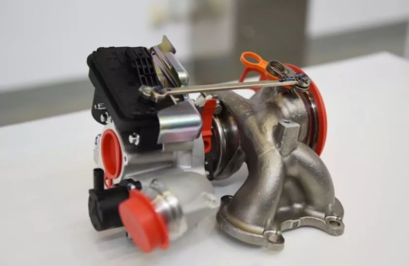 发动机也可以“变魔术”?看凯迪拉克怎么诠释“兼得”的魅力