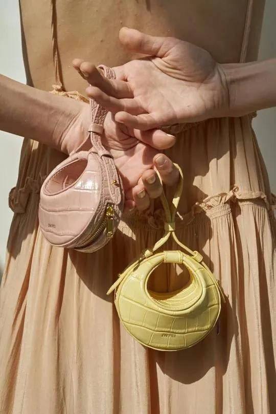 钟楚曦宋妍霏对比照,宋妍霏钟楚曦时尚搭配