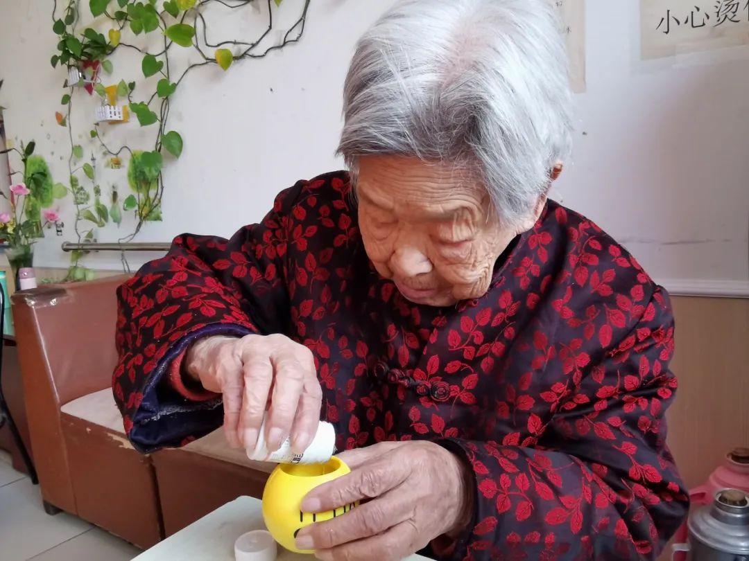 园艺种植小组活动,多彩活动健康成长