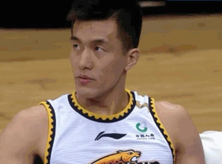 火力全开郭艾伦首节8分钟独砍15分,总决赛郭艾伦复出狂砍24分