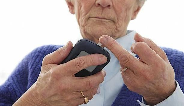 指尖发麻是怎么回事能自己好吗,指尖容易发麻是什么原因引起的