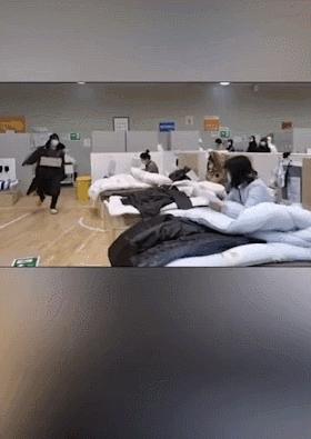 方舱医院曝光视频,2020武汉方舱医院视频