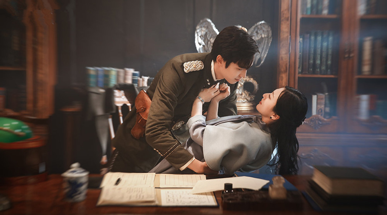 严禹豪演过的电影,时光教会我爱你严禹豪宋伊人吻戏