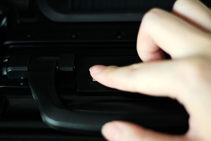 轻便美旅行李箱,好用价格不贵的指纹解锁行李箱