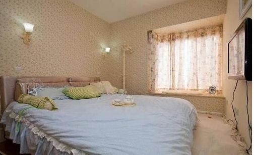 老公利用妙招,解决了次卧面积太小放不下床的问题,真不错