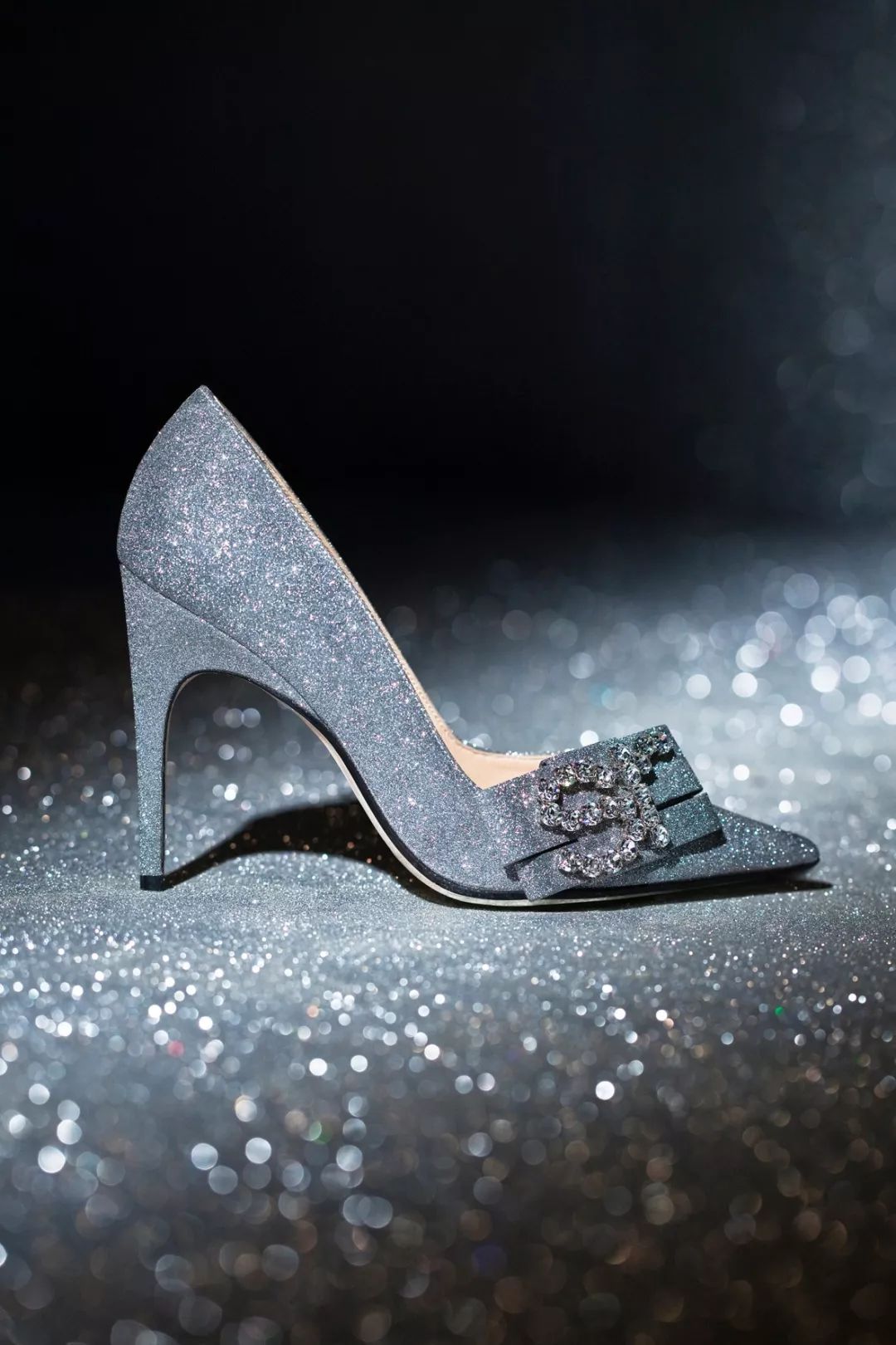 圣诞新年搞事情！Gucci豪得金光灿灿熊和狮子要抢LV吉祥物的地位