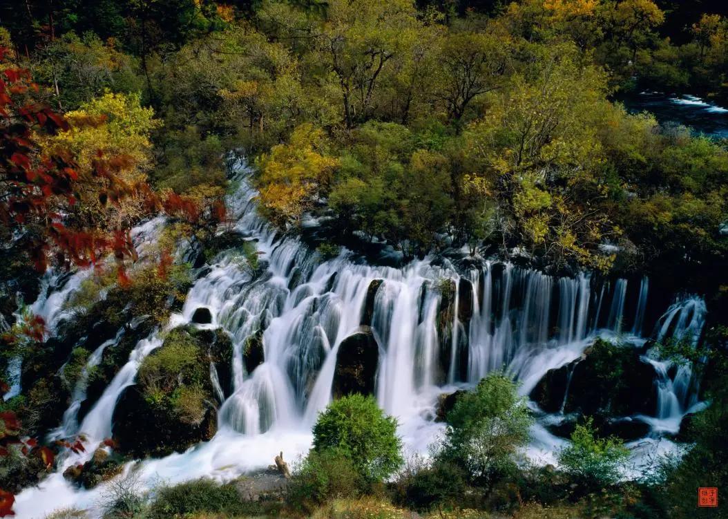 九寨更迷人,神奇的九寨景色迷人惹人醉