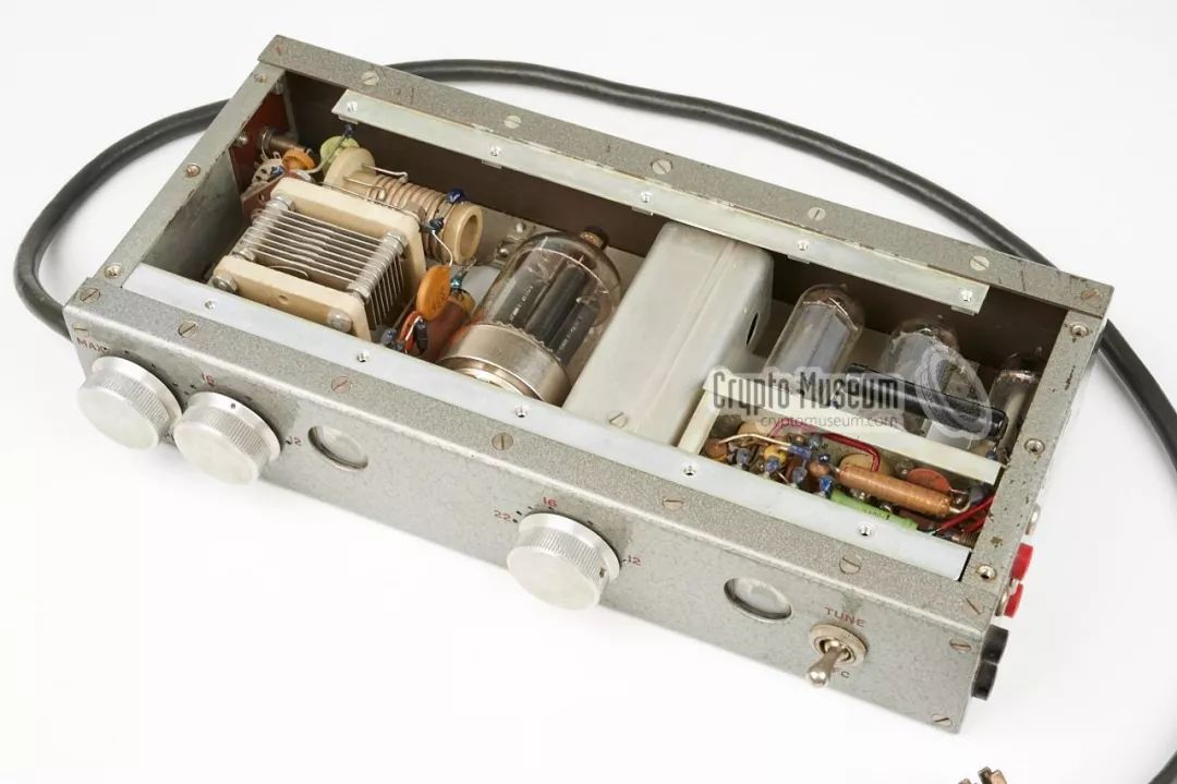 老式电子管收音机50年代的,收音机无线电发射器