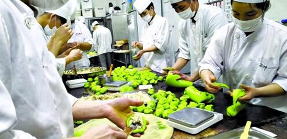 一条地毯炒到万元?沪上这些“网红“”值得排队么网友:冷静点