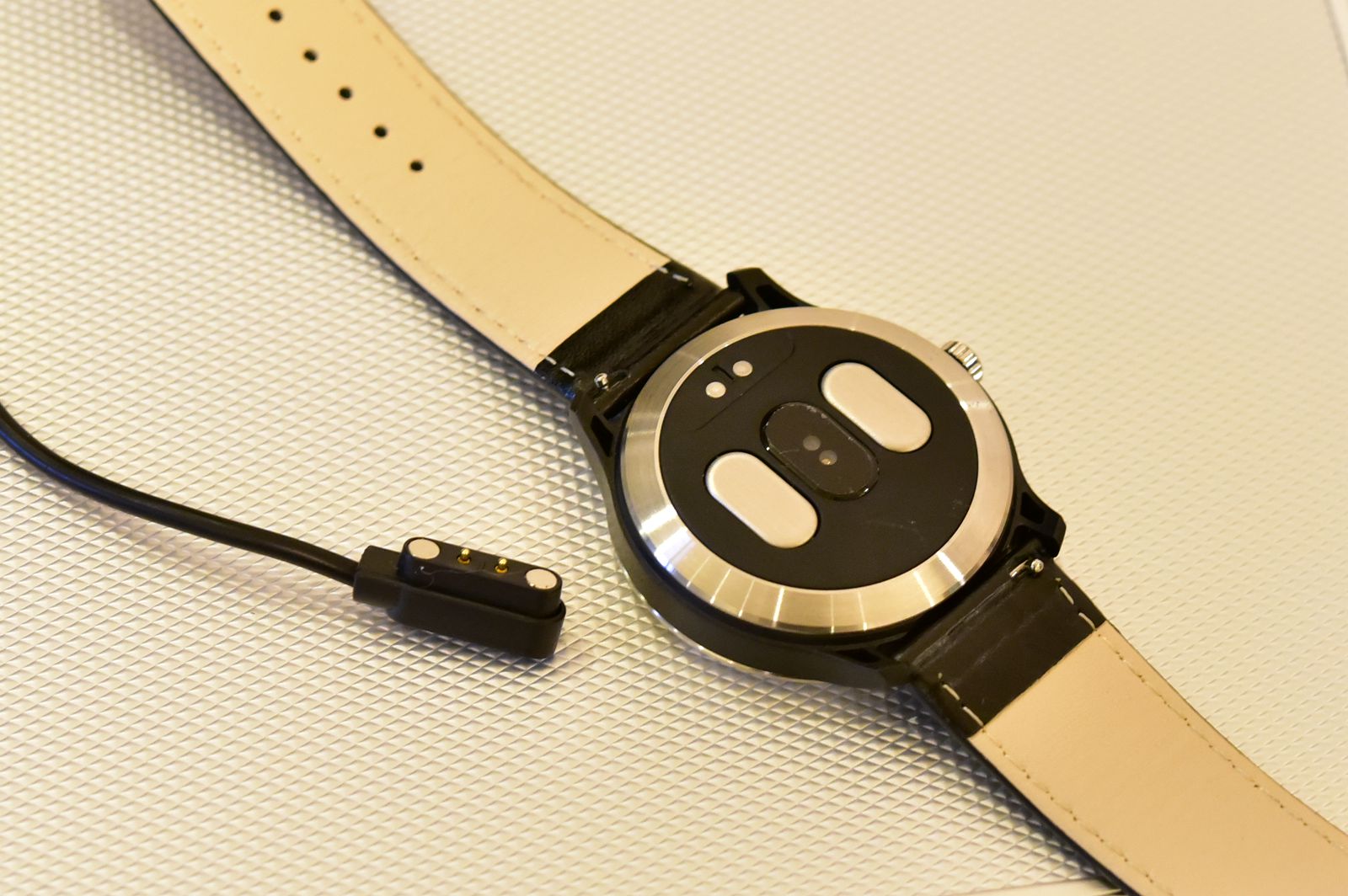 带定位功能的最新款智能手表,功能多续航好的智能手表