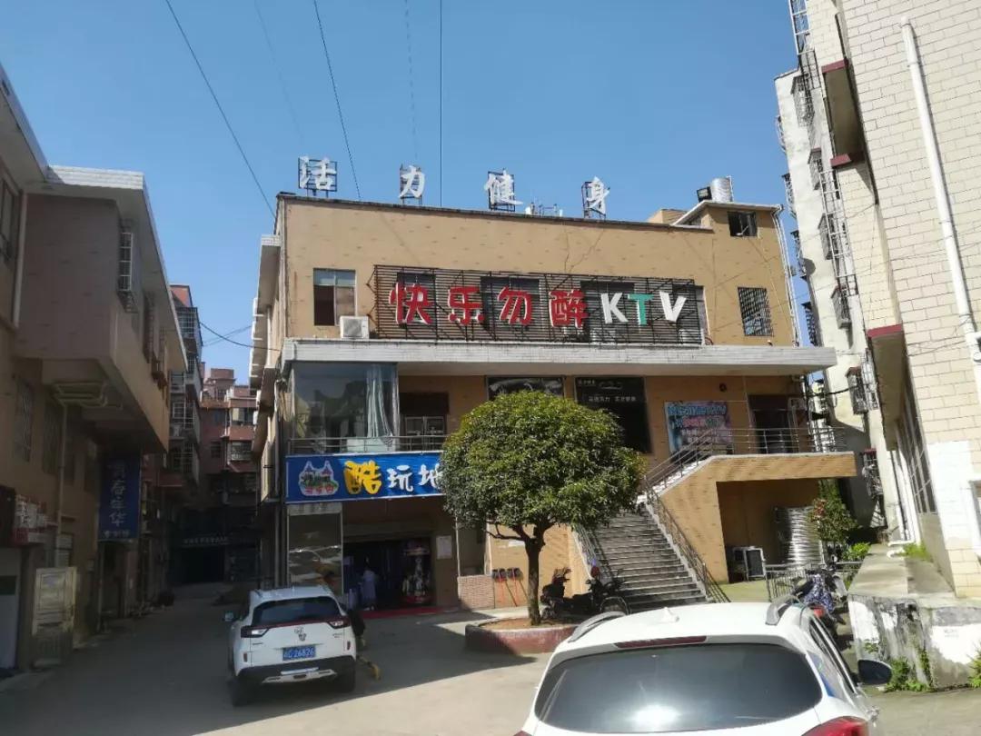 ktv装修一间二十平米包房多少钱,装修一个45平方的电音包房多少钱