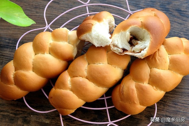 新手做面包用手揉面哪种方法简单,如何揉面发酵做面包