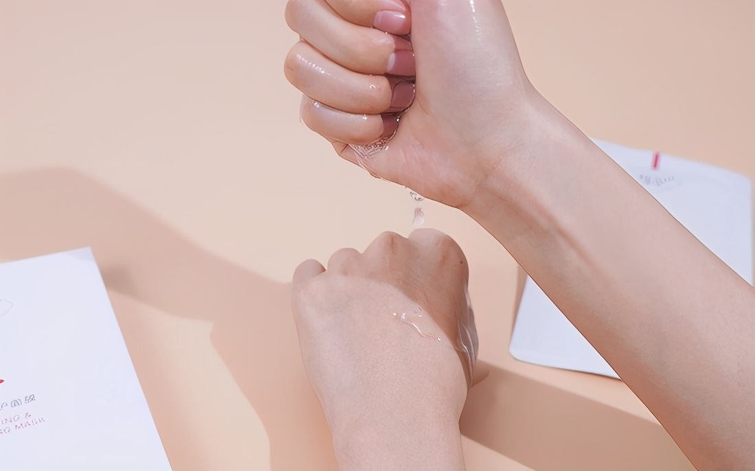 美白大作战水感透白精华,白瓷娃娃对美白皮肤管用吗