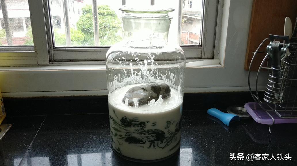 家庭自制酸菜的做法窍门是什么,简易酸菜怎么泡制又脆又好吃