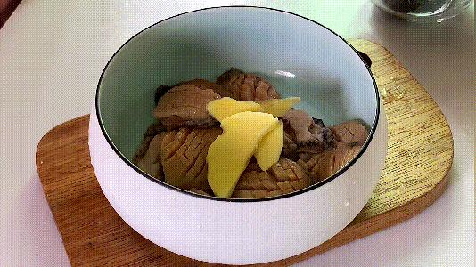 诚意满满的炖一百只鲍鱼招待客人,鲍鱼招待客人的做法