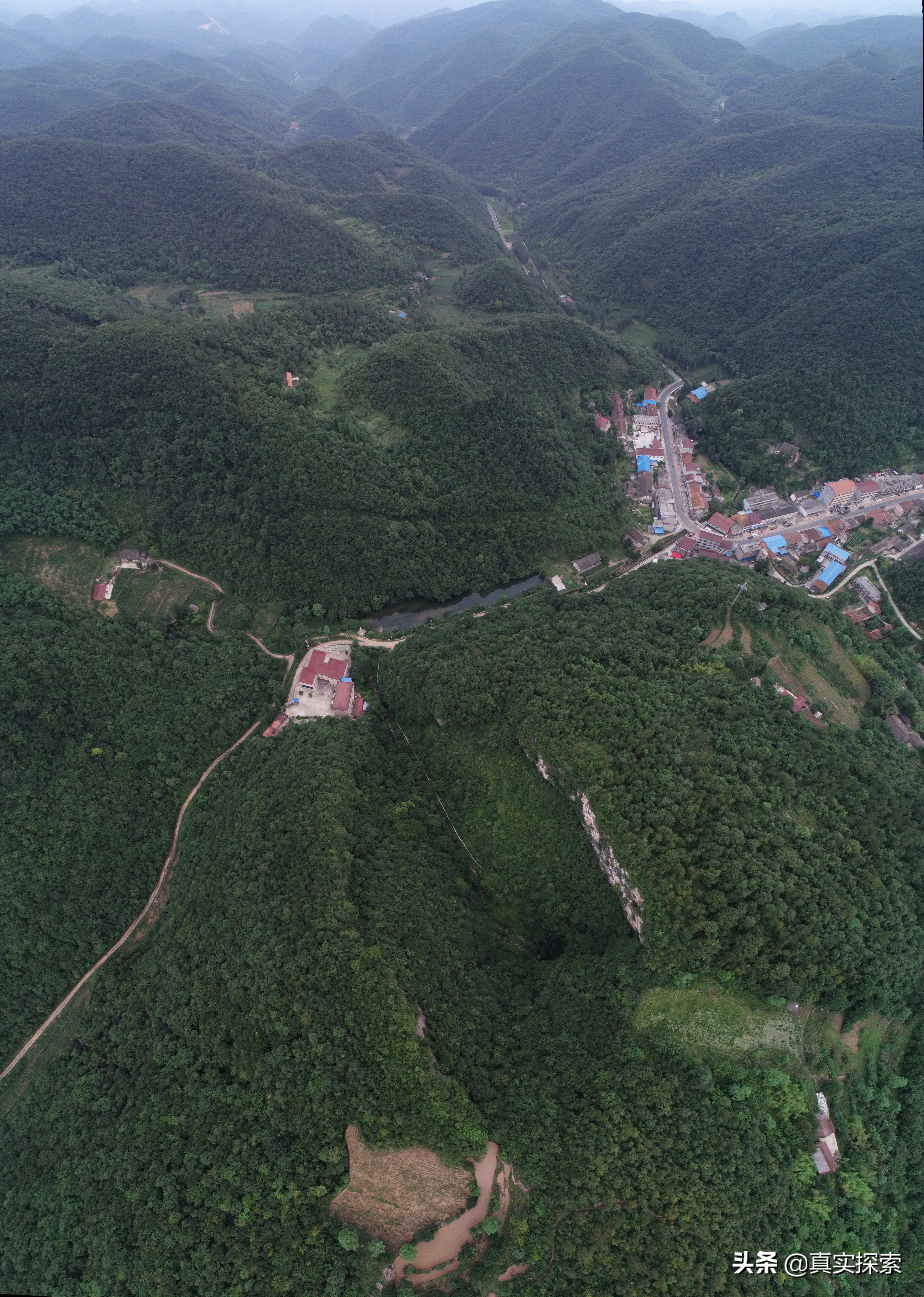 探索湖北五峰虎眼天坑,湖北天坑未解之谜