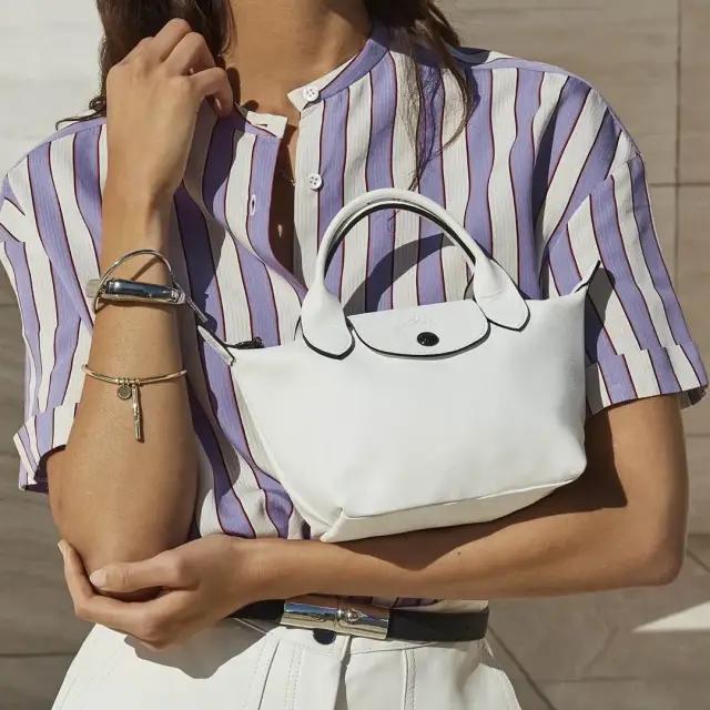 轻奢包包几千块,性价比高的轻奢包包