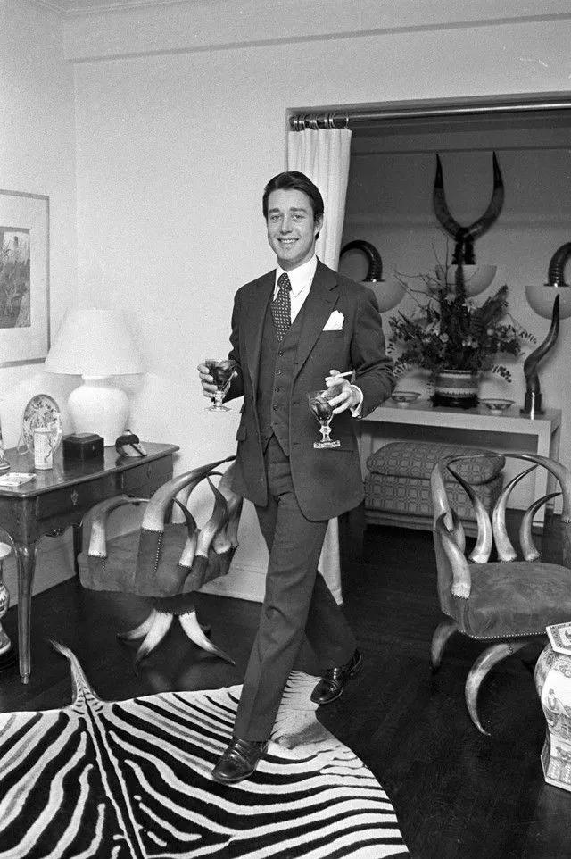 杰奎琳年轻照,杰奎琳回归