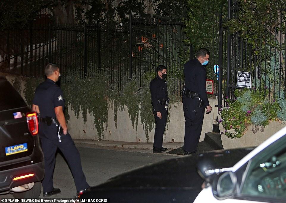 凉了！好莱坞巨星诱奸虐待11人，警察包围豪宅，被业界彻底抛弃