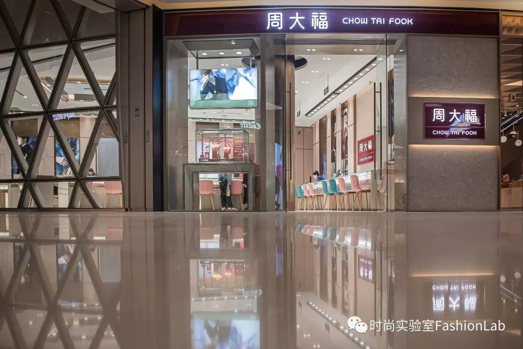 送对年终礼物是当代青年的社交核*器武**