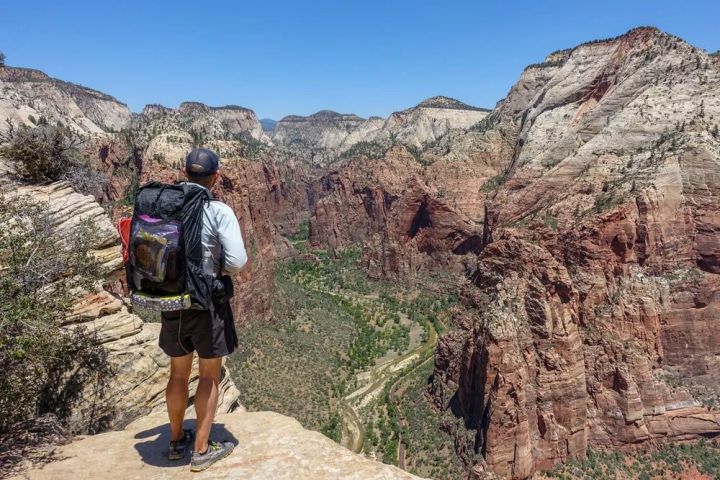 十大入门级轻奢背包,公认十大最好用的通勤背包