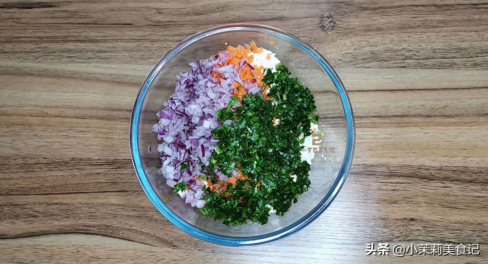 水煮豆腐丸子减脂,怎样用豆腐做减脂早餐