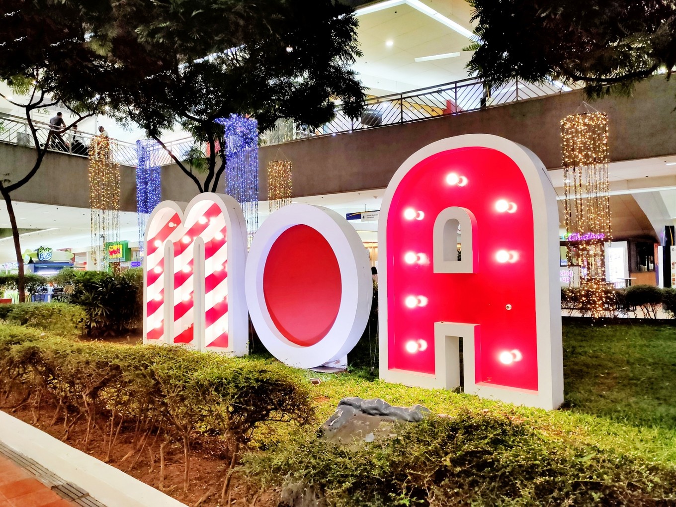 实弹射击or公墓拍大片？| 跟90后小伙儿在马尼拉“玩儿很野”